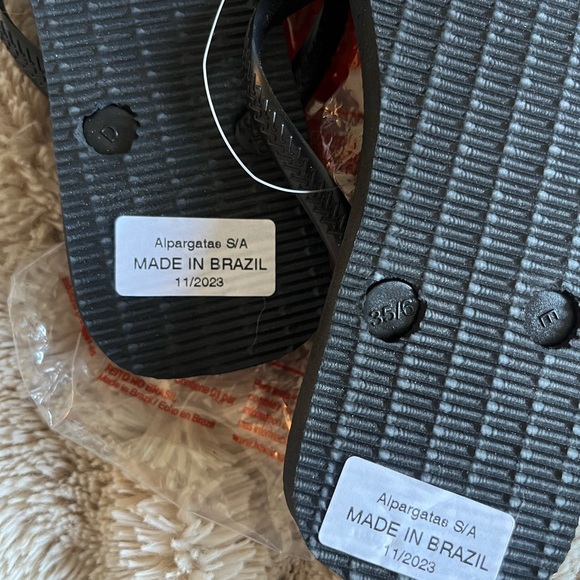 Havaianas Slim Square Flip Flops (NWT) - Picture 3 of 6